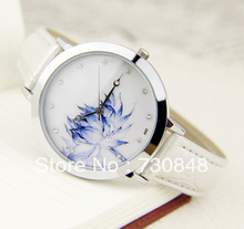 Envío gratis, viento chino presente tabla para mujer de loto de porcelana azul y blanca de loto pura eufemismo suave del reloj de la mujer