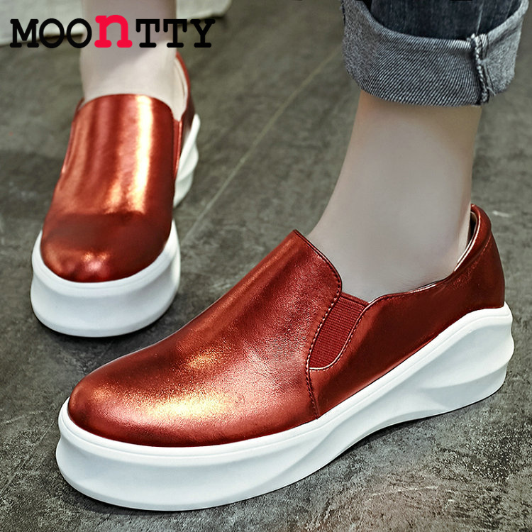 Здесь можно купить  MOONTTY  Elastic Women Pump Slip On Round Toe Solid Size 34-42 Red Genuine Leather Wedges Heel Spring/Autumn Girl Party Shoes   Обувь
