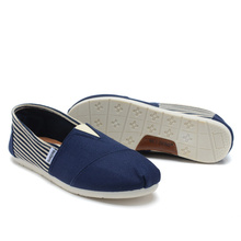 2016 Men Flats Canvas Shoes Lazy Shoes Spring Summer Shoes Men Stripes Splicing Soft Bottom Canvas Shoes Mixed Colors Loafers