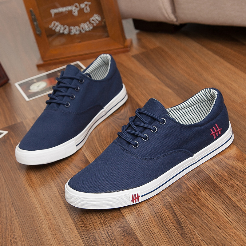 Zapatillas de hombres Zapatillas para hombre () Explore the past, present and future of sneaker technology with classic and contemporary styles from the men's trainers and shoes collection.
