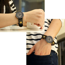 Wholesale Retro Paris Eiffel Tower Analog Round Dial Wrist Watch PU Leather Band Wristwatch for Men