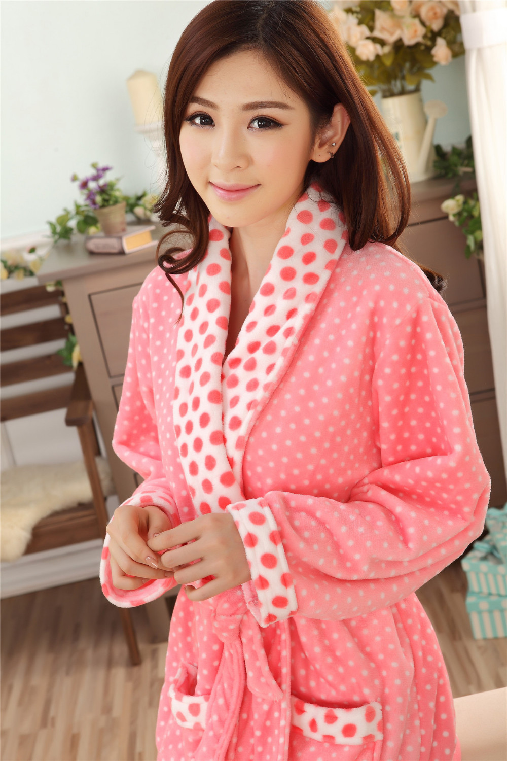 New Listing Polka Dot Princess Sleepwear For Women Thick Flannel Pajamas Nightgown Wholesale_3