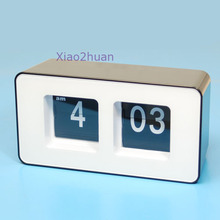Retro 70’s Style Desk Clock