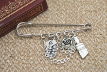 12pcs Alice in Wonderland inspired Painting the Roses Red charm with chain kilt pin brooch (50mm)