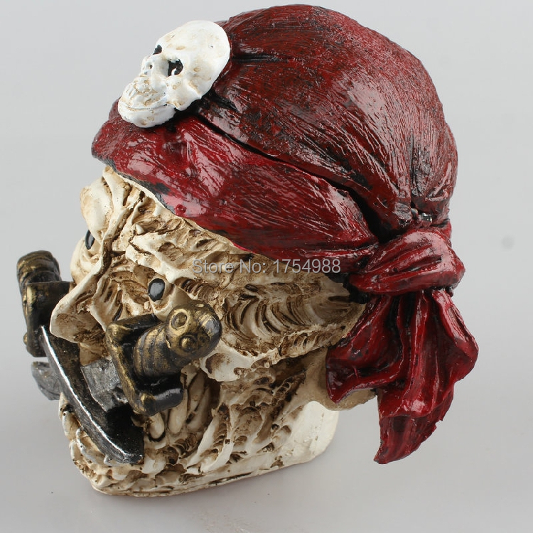 Pirate skull ashtray (7).jpg