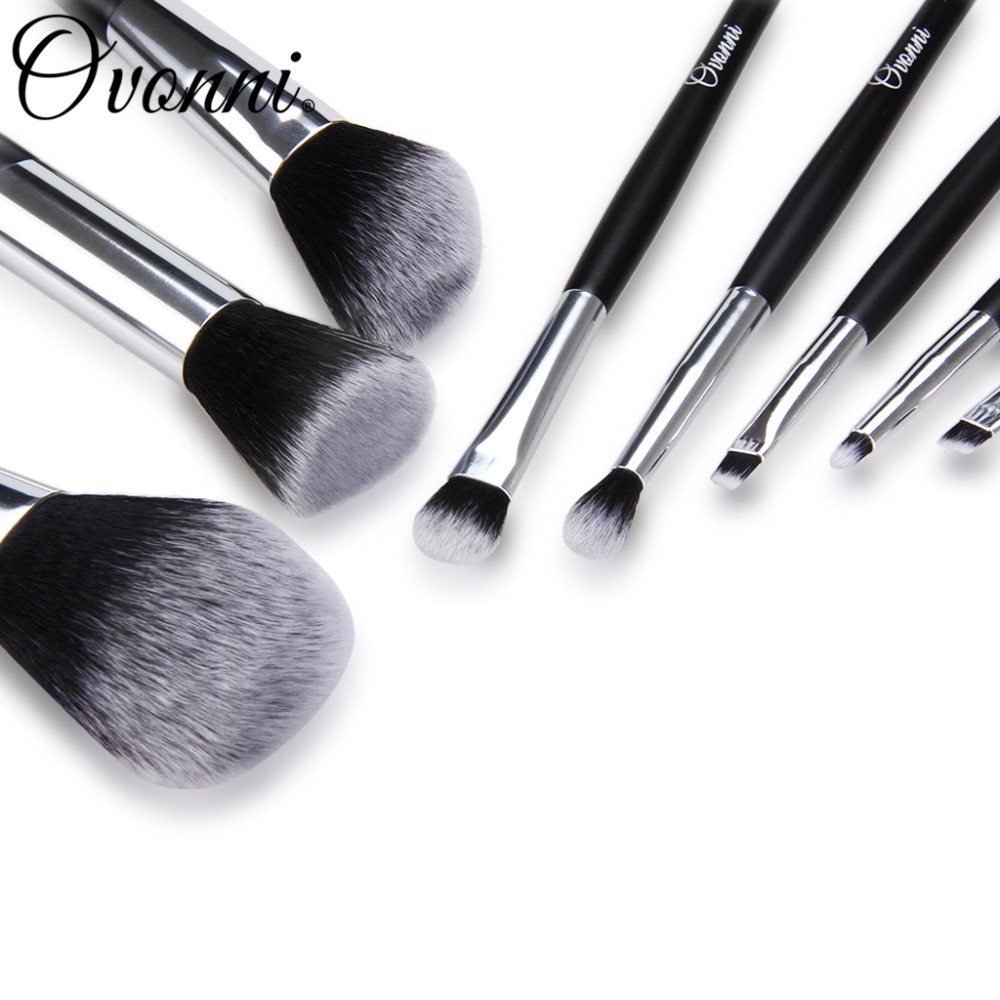 145858301_6_makeup brushes