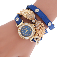 Mujeres del reloj, tres vueltas alrededor de la correa para la muñeca, alas de ángel y colgante llave, vestido del estilo del verano relojes