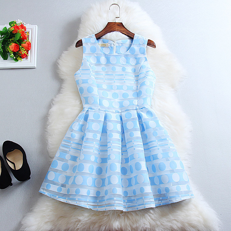 http://g02.a.alicdn.com/kf/HTB1316eHFXXXXbaapXXq6xXFXXXF/-font-b-girl-b-font-party-font-b-dress-b-font-dots-blue-pink-2015.jpg