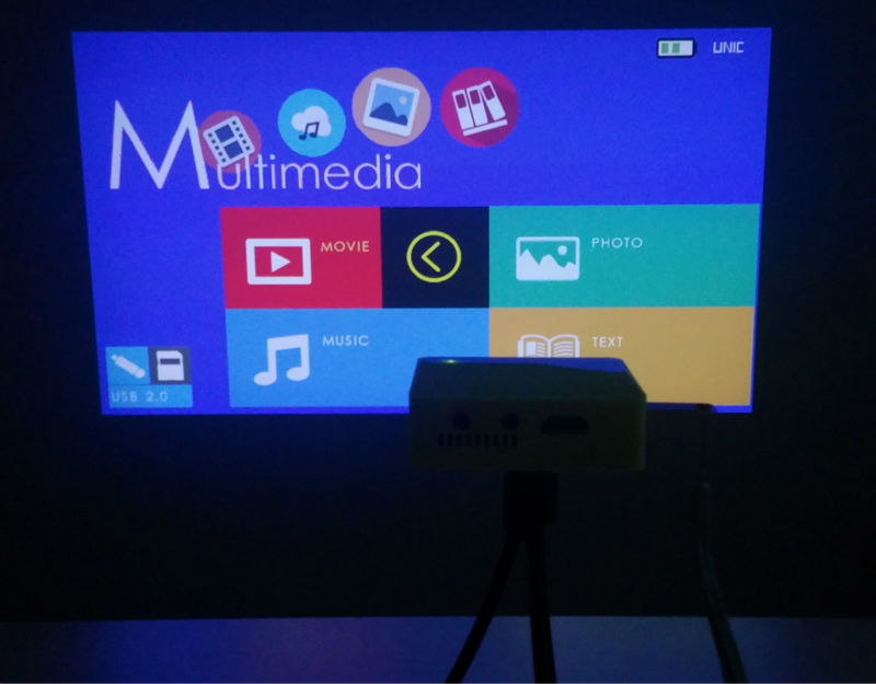 UC50 mini DLP projector (3)