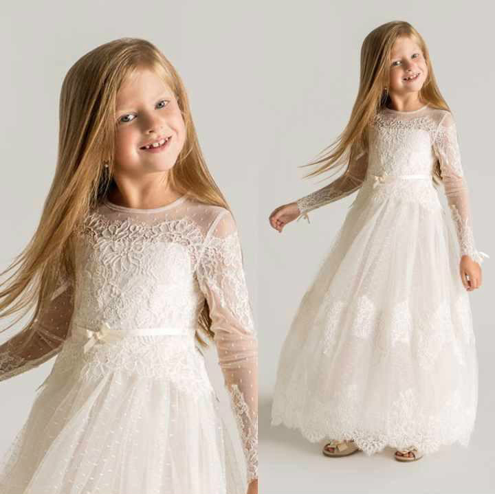 Photo de robe blanche pour petite fille