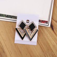 2016 New Arrival Luxury Triangle Crystal Stud Earring For Women Vintage Fashion Gold Plated Earrings Summer Jewelry