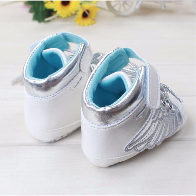 Cute fashion sleeve lace baby shoes leather Sneakers with wing soft sole sapatilha toddler first walkers baby boots 