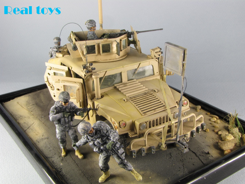 Bronco model CB35092 1/35 Hummer M1114 UP ARMORED HA(HEAVY) TACTICAL