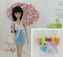 30 unids/lote hermosa muñeca de encaje paraguas decoración accesorios por 11 ” 30 cm Girl Dolls 1 / 6 paraguas muñeca niñas regalo excelente
