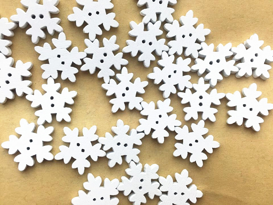 Гаджет  50PCs White Christmas Snowflake Wooden Buttons Fit Sewing and Scrapbook For Diy Free Shipping XP0307 None Дом и Сад