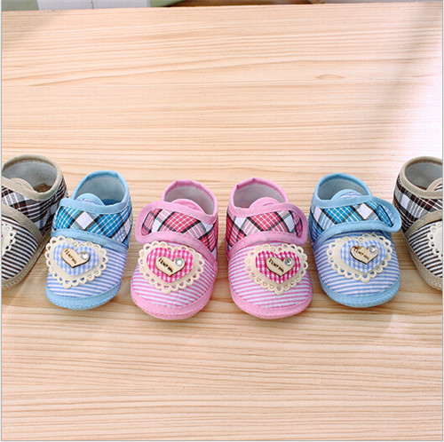 2015 Fahion Heart baby shoes spring autumn infants footwear first walkers toddlers crib shoes