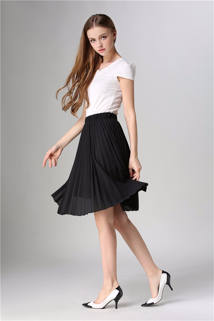 pleated skirt 9