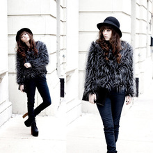 The new version of cool autumn and winter light street fashion faux fur jacket winter, ostrich hair