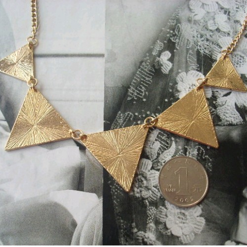 Hot-Black-geometrical-Triangle-Necklace-Jewelry-for-women-free-shipping (1)