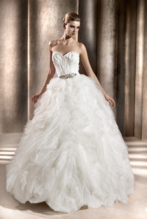 Feather wedding dress