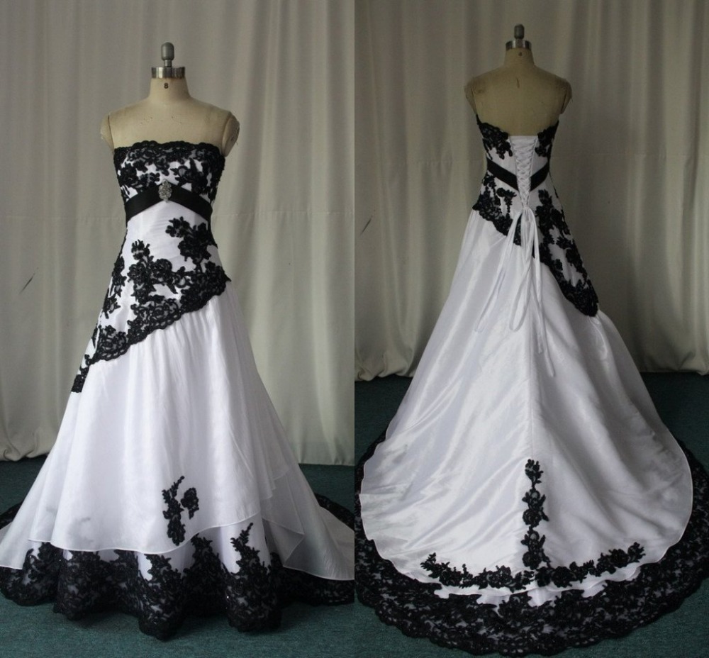 Robe gothique noir et blanc