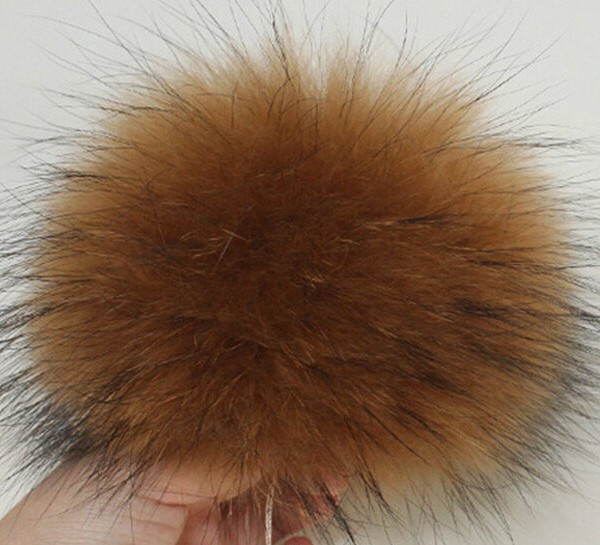 Free shipping 100pcs 100% real Raccoon Fur Ball D13 quality fur pompoms for winter Skullies Beanies hat cap bagskey free ship (4)