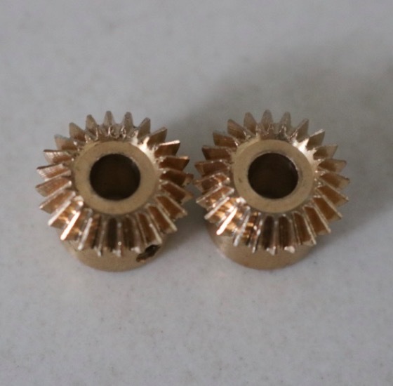 Fevas 2Pieces/Lot Inner Hole:3mm 0.5M-18T Copper Bevel Gear Small Mini Module Gear 