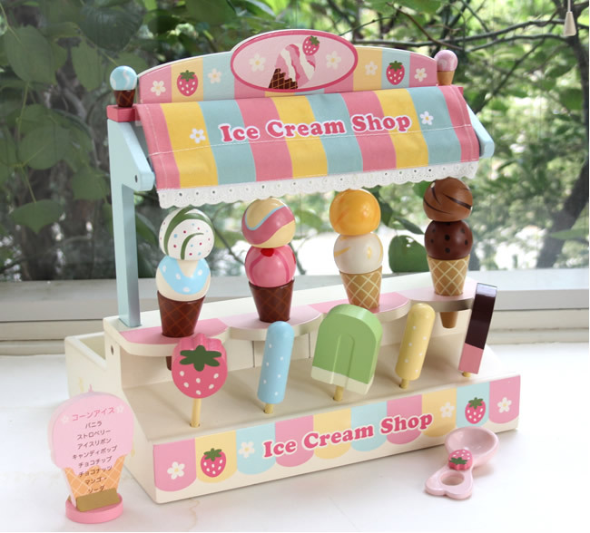Free Shipping!New Arrived Mother Garden Strawberry Wooden Ice Cream Shop Children Wooden Educational toys Play House Toy Gift