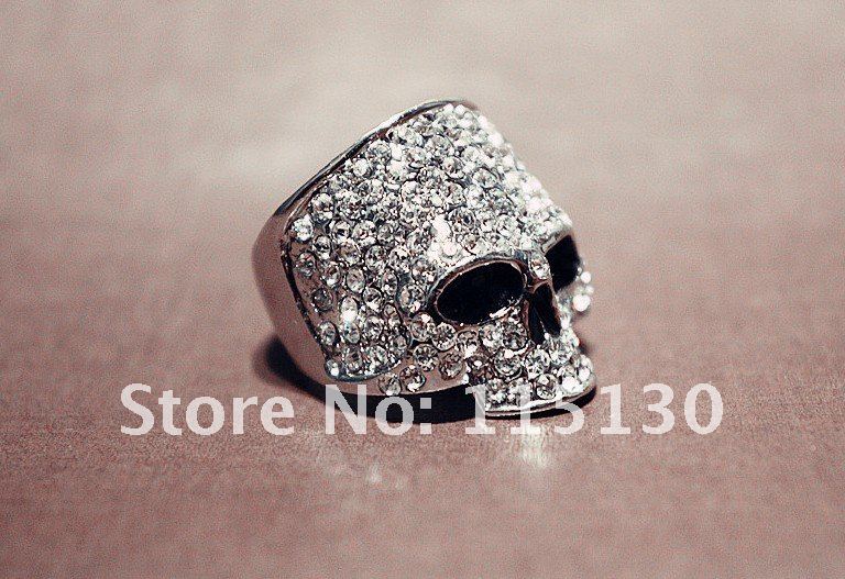 Vintage Europe a silver colored Simulated Diamond skull rings for men Rock Punk Gold Ring Fashion