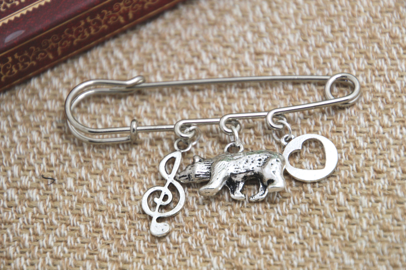 12pcs Shakespeare inspired Twelfth Night themed charm font b kilt b font pin brooch 38mm