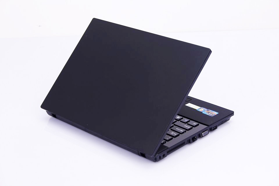 laptop comptuer with cd drive (8)