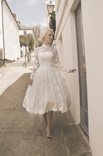 Vintage vestido de noiva praia 2016 Fast Shipping Lace Long Sleeve Wedding Dress High Neck China louisvuigon