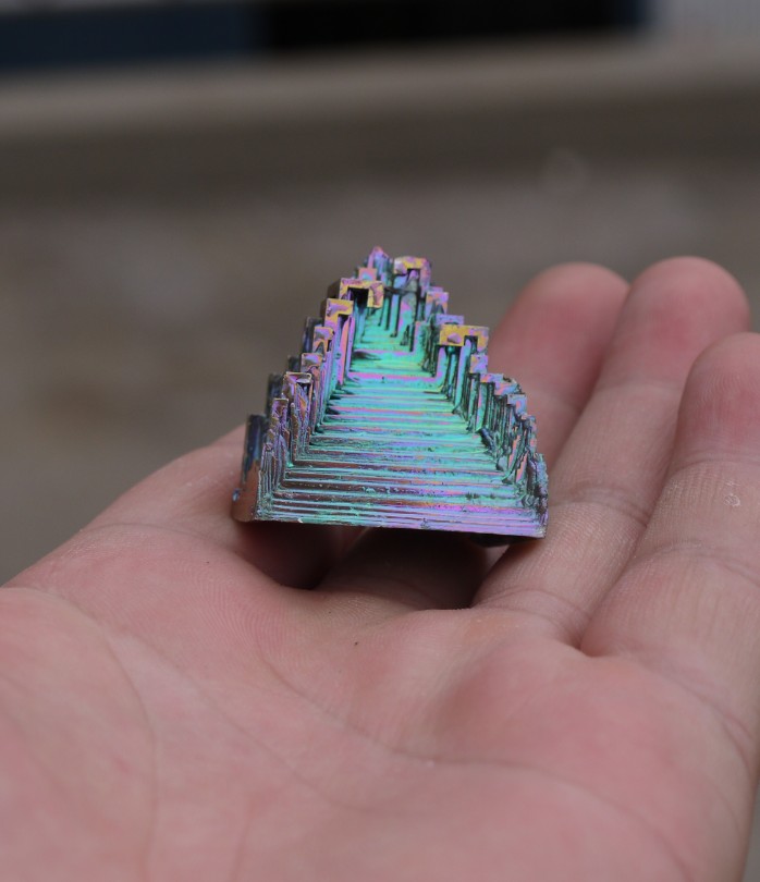 Фотография High Quality Iridescent Bismuth Crystal 41.75g #A-465