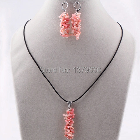 Compra de color rosa coral collar conjunto online al por mayor de China