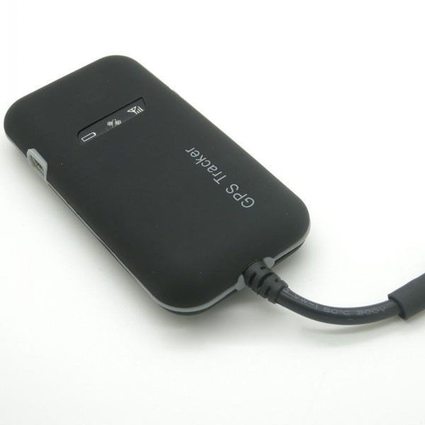 Newest-GPRS-tracker-GT02D-Listen-in-and-cut-off-car-power-oil-remotely-SOS-shock-alarm (1)