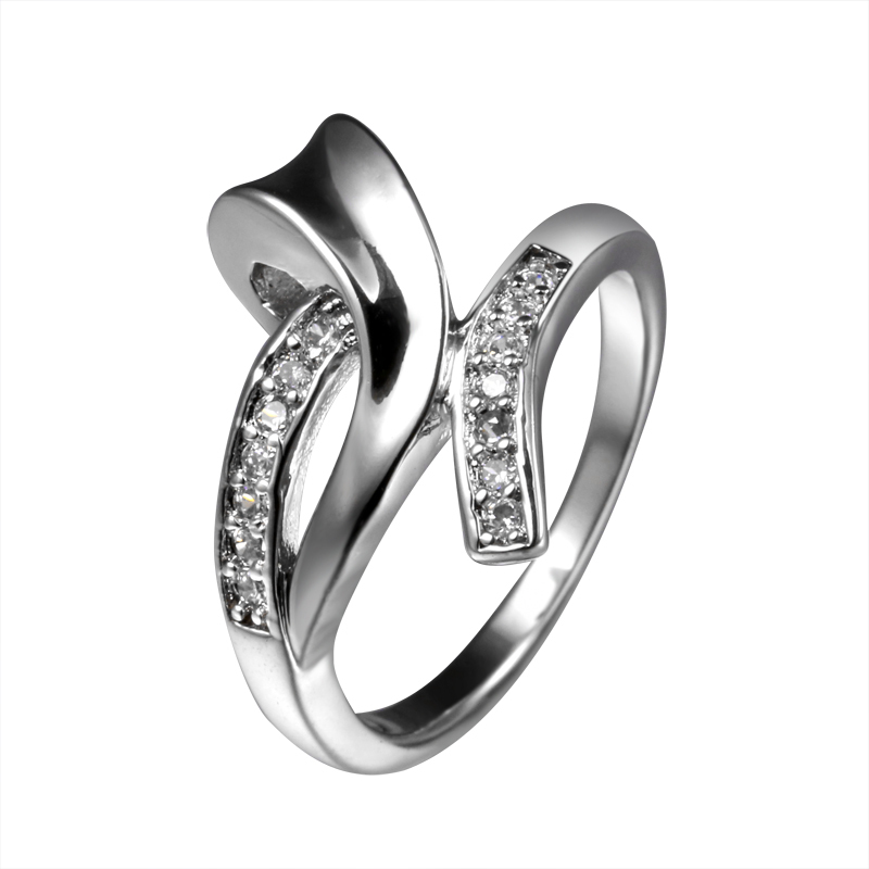 Diana platinum wedding ring