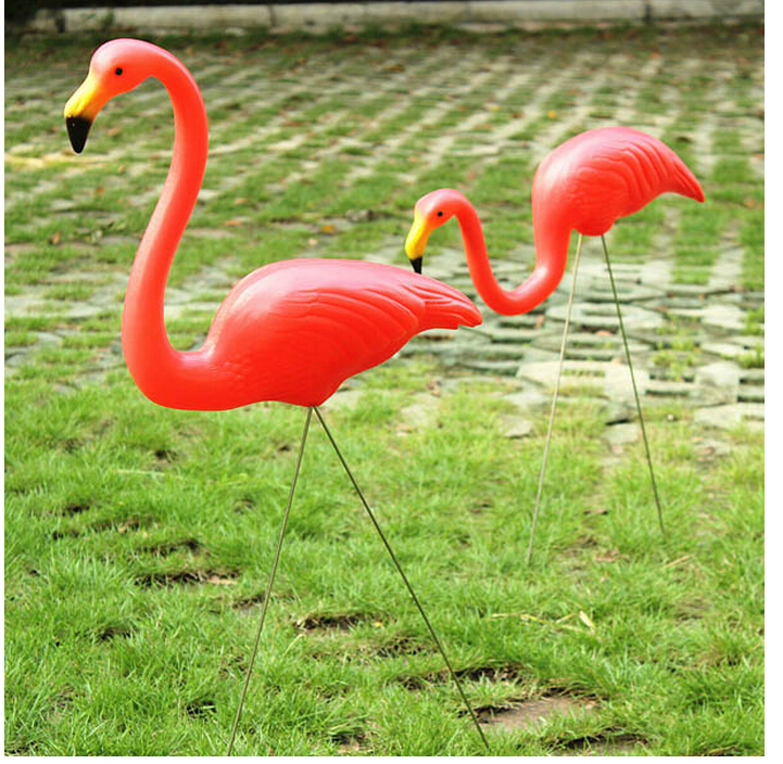 flamingos plastic yard ornaments