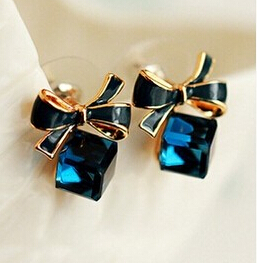 Blue Kiss E480 The Fashion 2016 Chic Shimmer Plated Gold Bow Cubic Crystal Earrings Rhinestone Stud