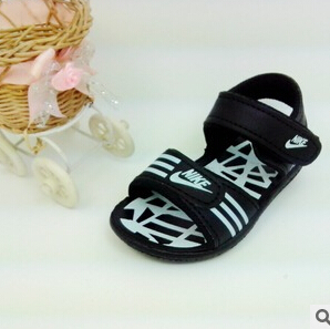 Baby sandals in the summer of 2015 children PU hollow out sandals soft bottom beach shoes
