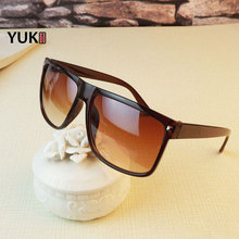 YUKII New Brand Designer Square Frame Men Sunglasses Women Oculos De Sol Retro Rivet Fashion Women Sun Glasses Men AS029-S029