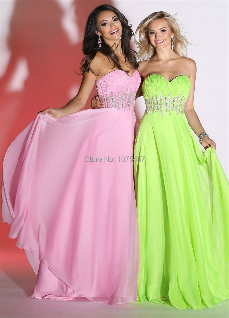 Shop by category From sparkly emerald and cool mint to dazzling jade and subtle lime, make an opulent statement in a green dress. With soft floral prints and striking jacquard style, our dresses add to your charm. Make a stunning appearance in a bodycon dress paired with a chic jacket and a silver necklace.