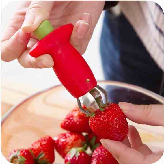 1 .        Remover Strawberry Slicer Strawberry Hller