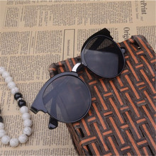 Women’s sunglasses, 2016 of the latest styles, fashion, trend, glasses. 2.88USD