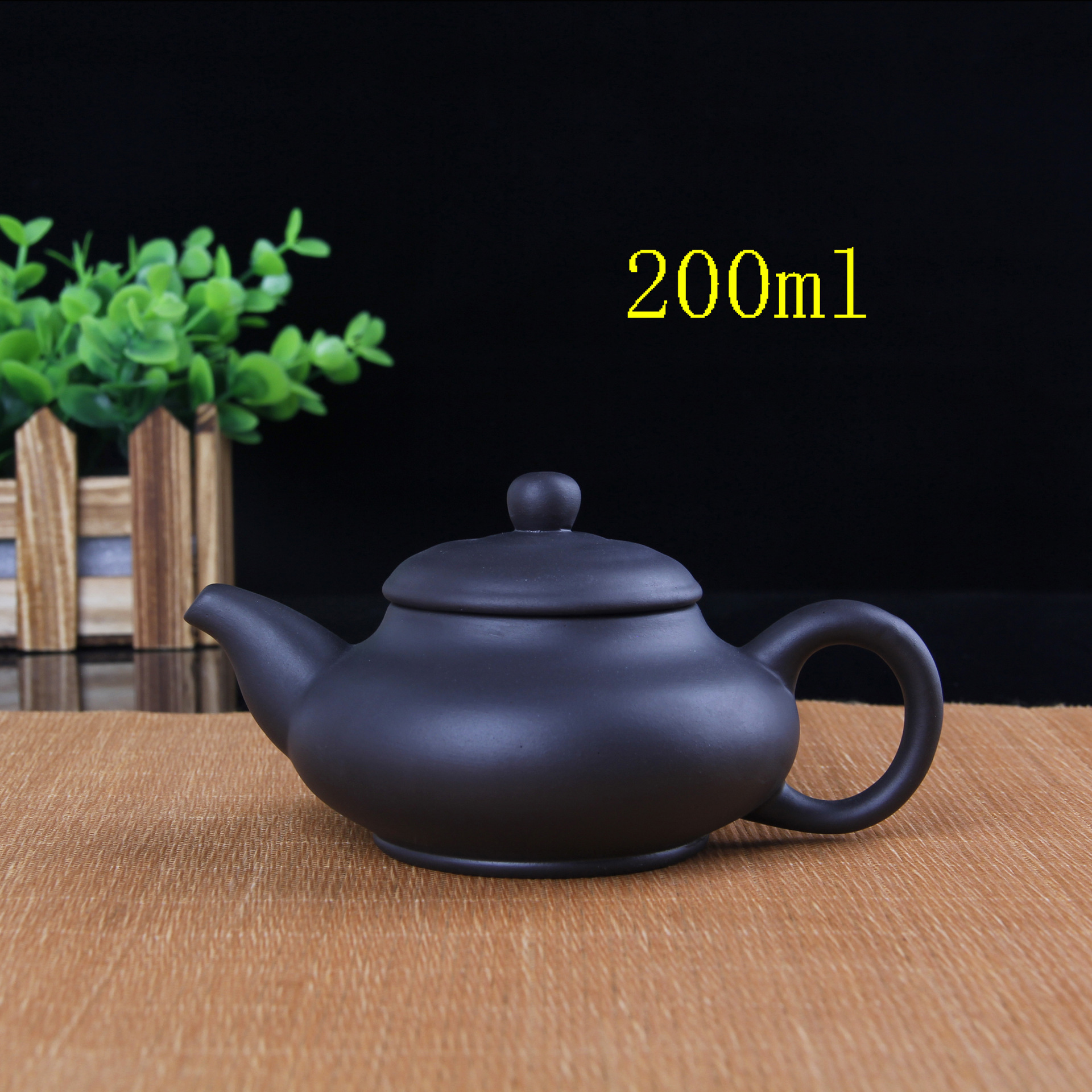 The teapot flat pot 200ml Zhu clay pot of Kung Fu tea tea pot