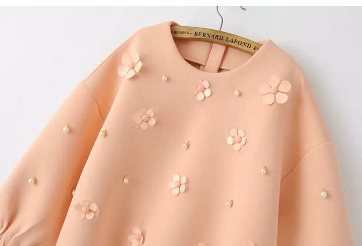 Women New spring 2015 o-neck T-shirt solid color beaded ornaments Motif hedging sweater free shipping (3)
