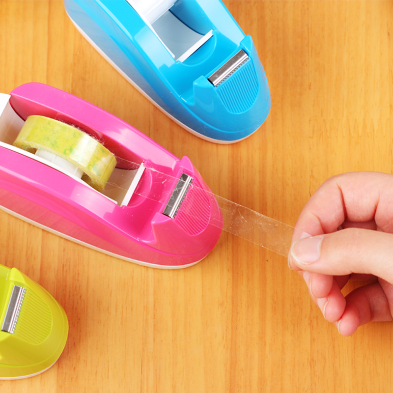 tape dispenser with cutter