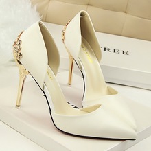 2016 New sexy women pumps Red Bottom High Heels shoes Summer Stiletto Sexy Metal Heel Shoes Woman chaussure femme talon