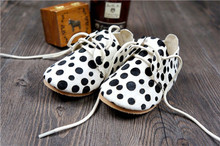 100pairs/lot Polka Dot Newborn Soft Shoes