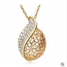 Fashion Women Lover Hollow Leaf Gold Plated Rhinestone Necklace Jewelry N125 10g