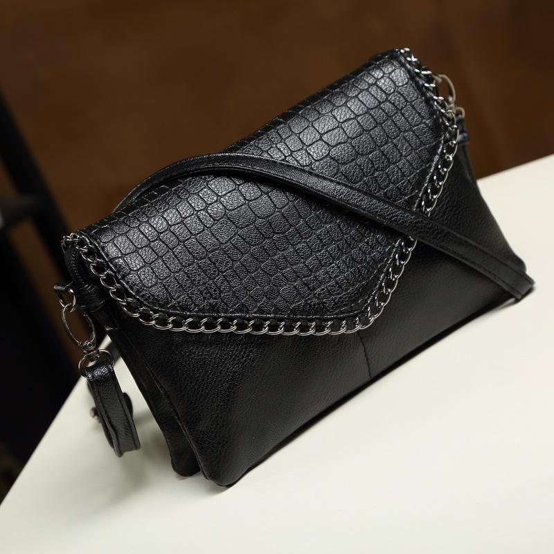 2015 new tide female bag tide packet Shoulder Messenger bag crocodile handbag simple black wild packet